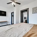 Apartment With Deck In Albany, Walk To Downtown!