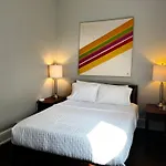 Bright Large 1 Bdr Loft In Center Sq -Free Parking