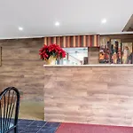Red Carpet Inn & Suites Albany Airport