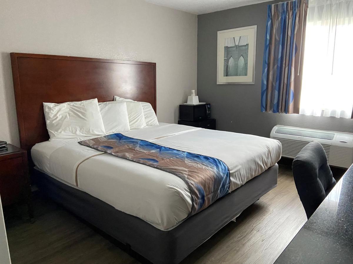 Travelodge & By Wyndham * Albany