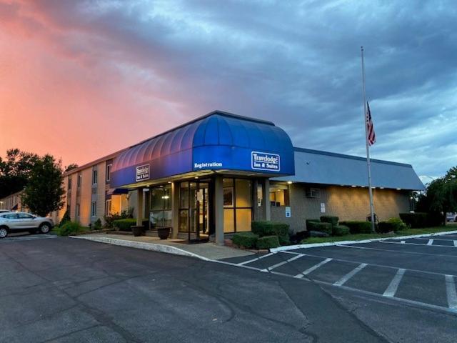 Travelodge & By Wyndham Albany