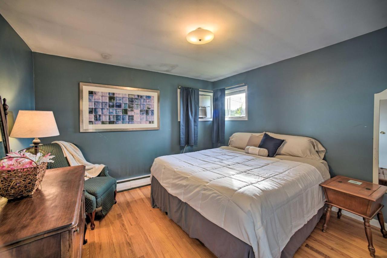 With Fenced Yard And Patio - Pets Welcome! Albany