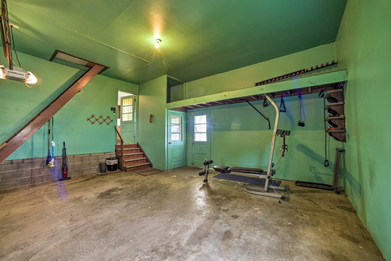 With Fenced Yard And Patio - Pets Welcome! Albany