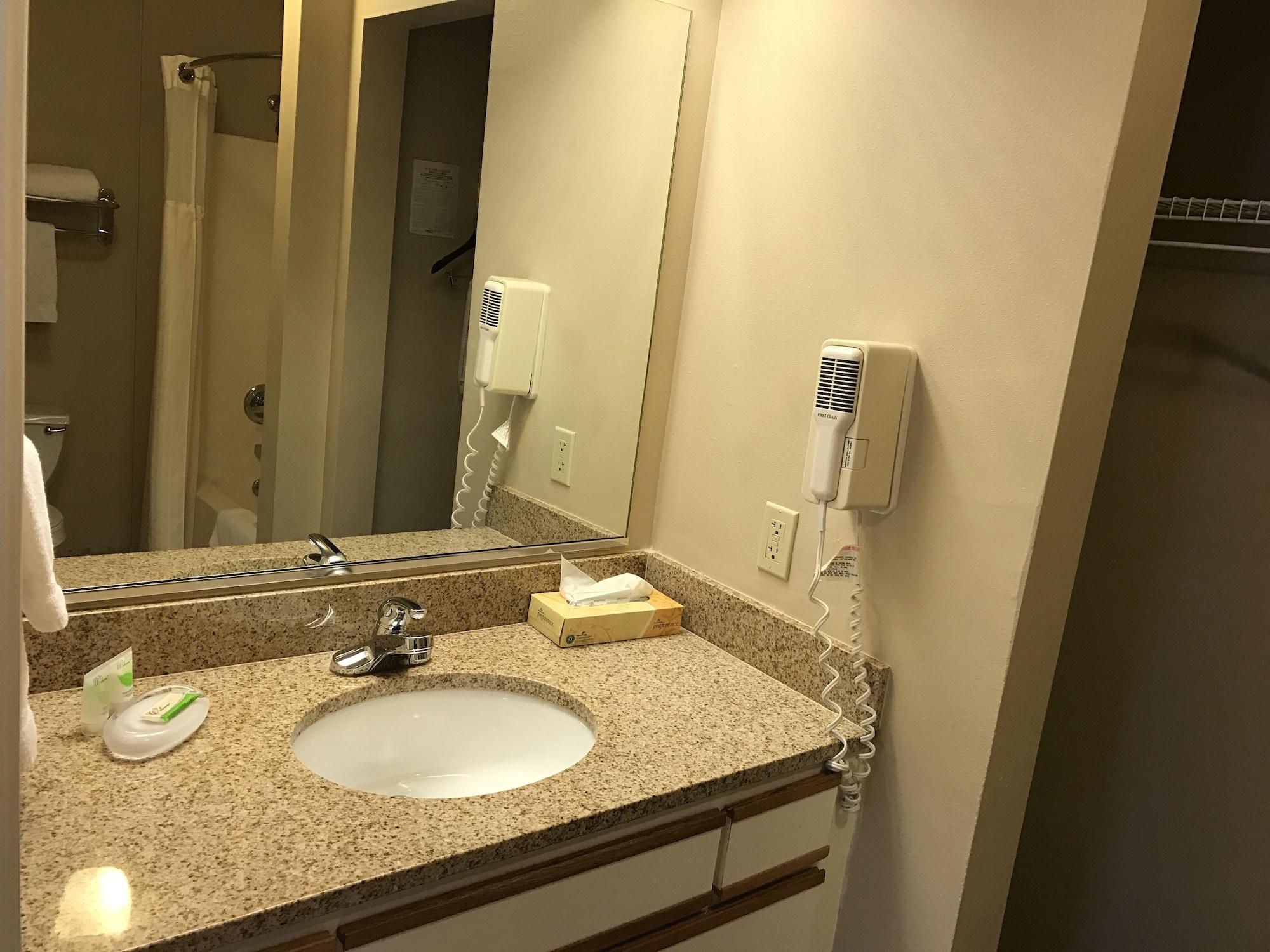 Cresthill Suny Hotel 3*