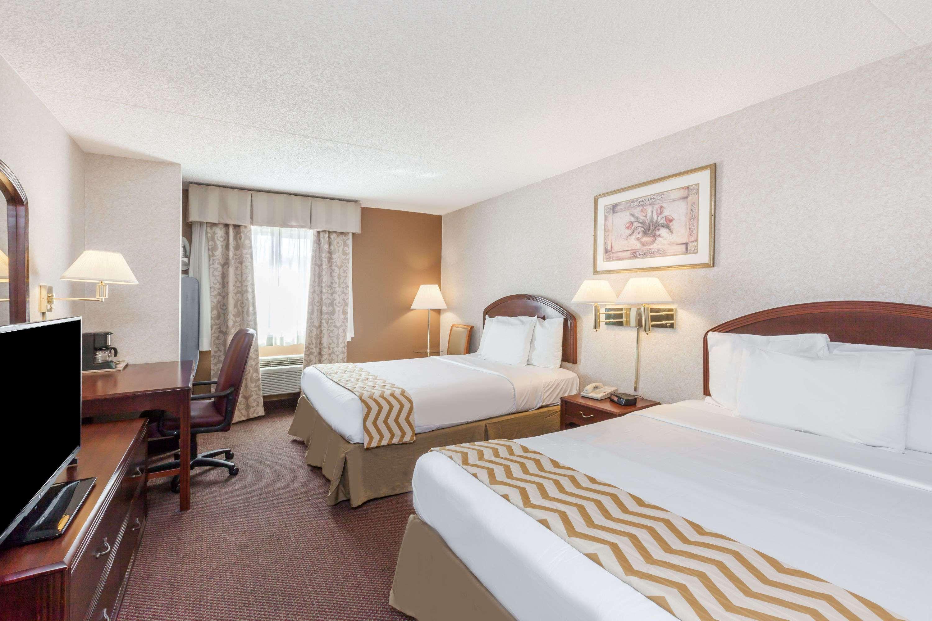 Travelodge & By Wyndham Hotel *