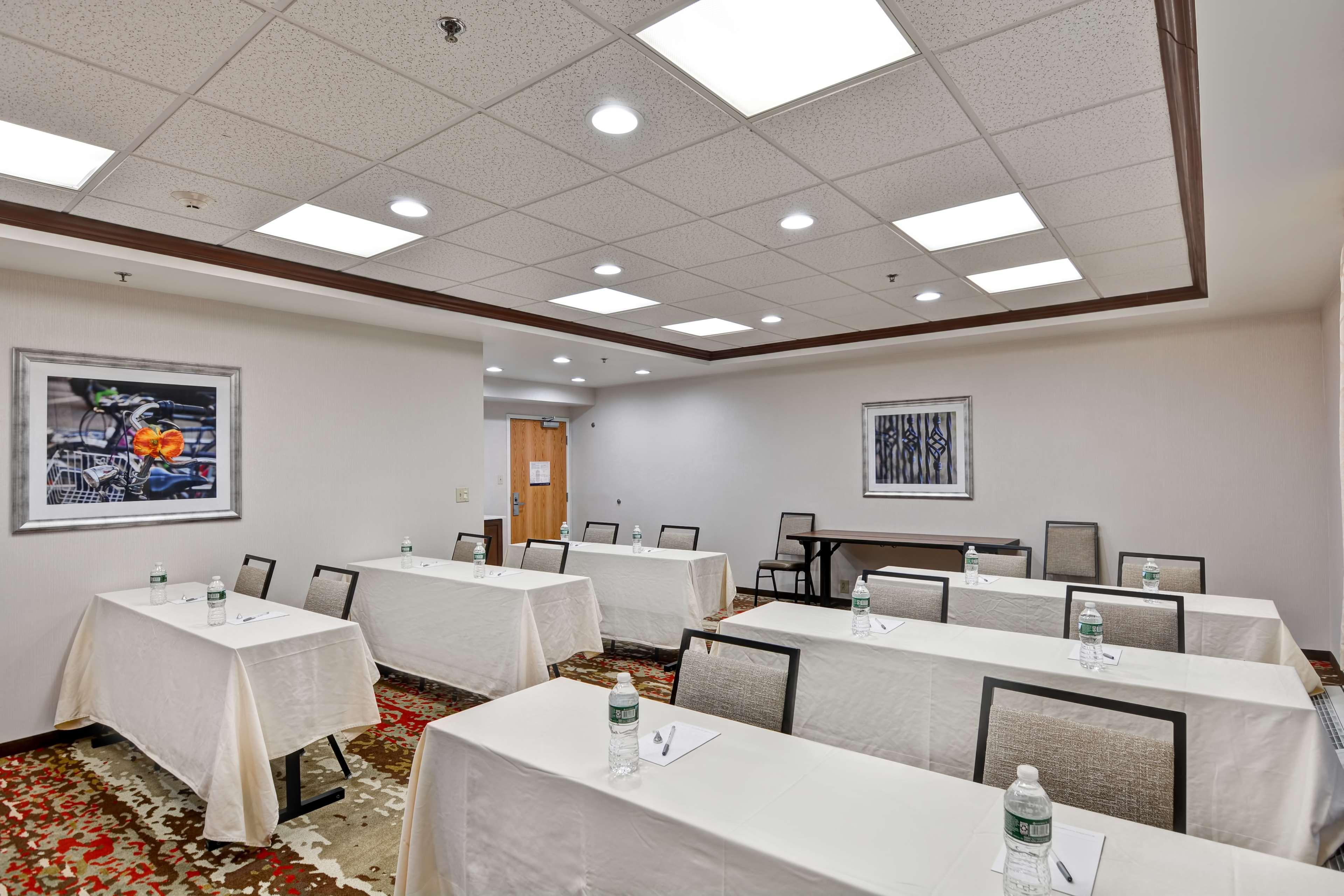 Hampton Albany-wolf Road 3*