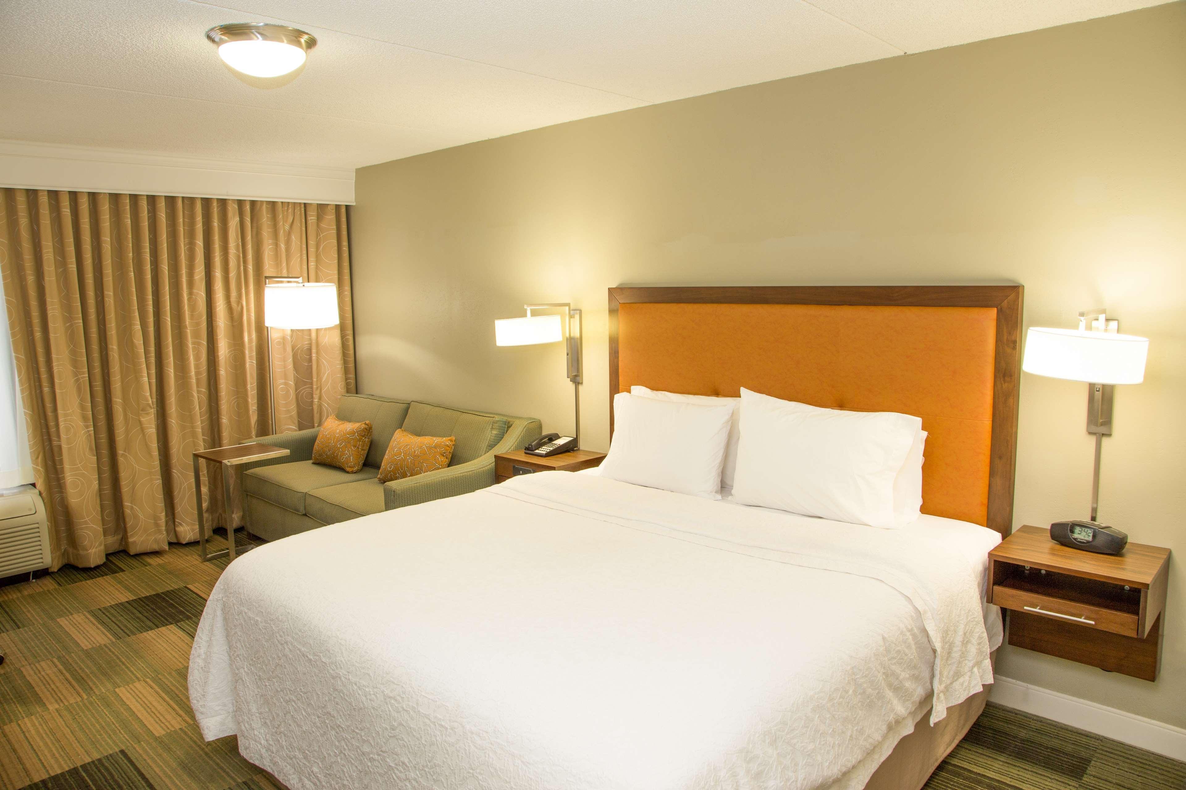 Hampton & Albany-downtown Hotel