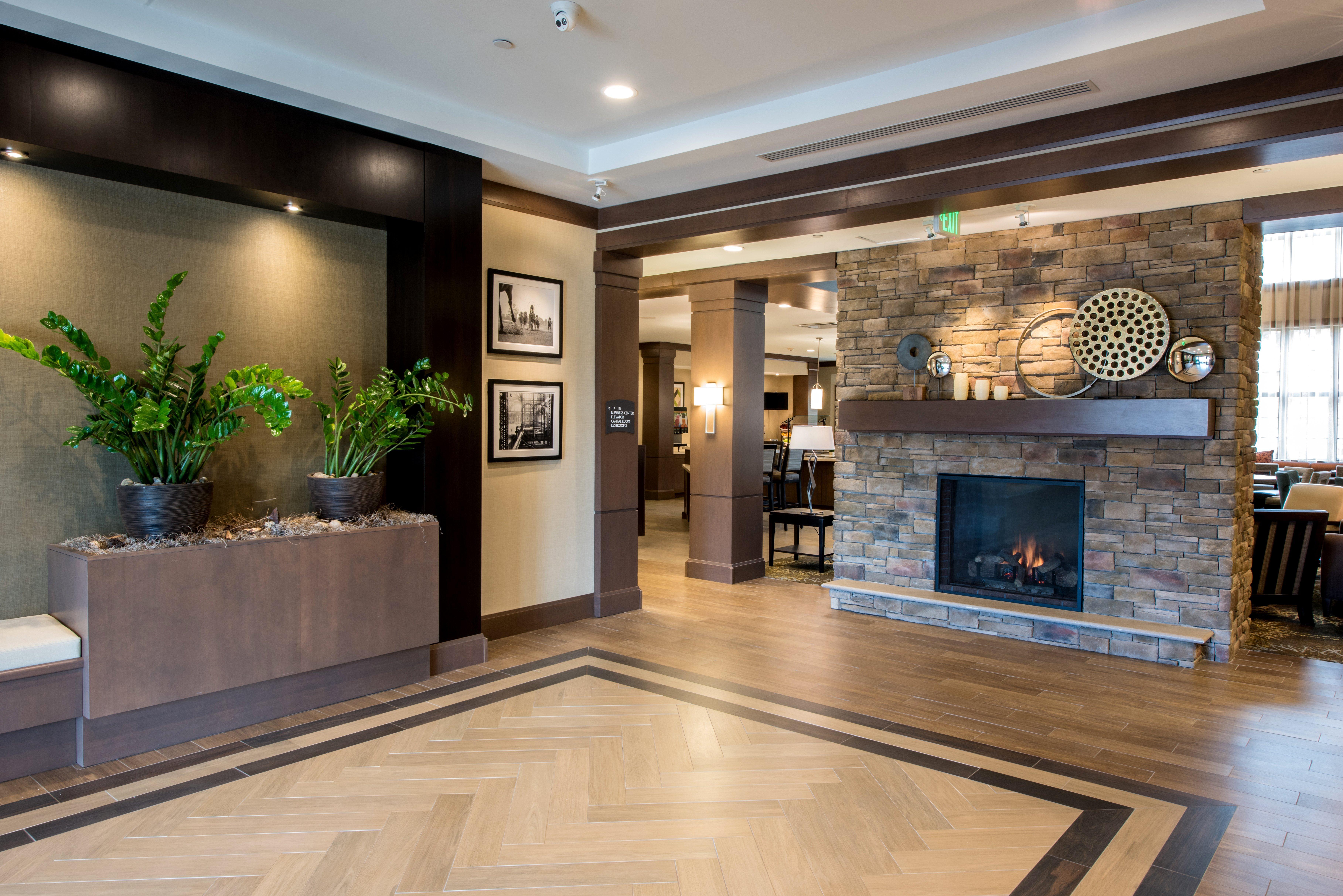 Staybridge Wolf Rd-colonie Center By Ihg Hotel 2*