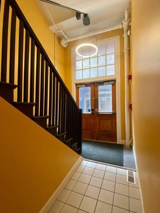 Downtown 1 Bed + Workstation @ Maiden Lane Albany