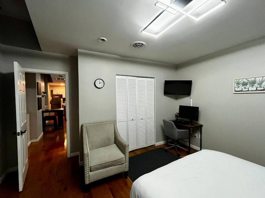 Downtown 1 Bed + Workstation @ Maiden Lane * Albany