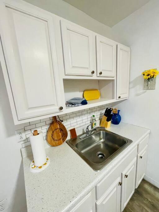 Apartment Cozy 1br With Patio In The Heart Of