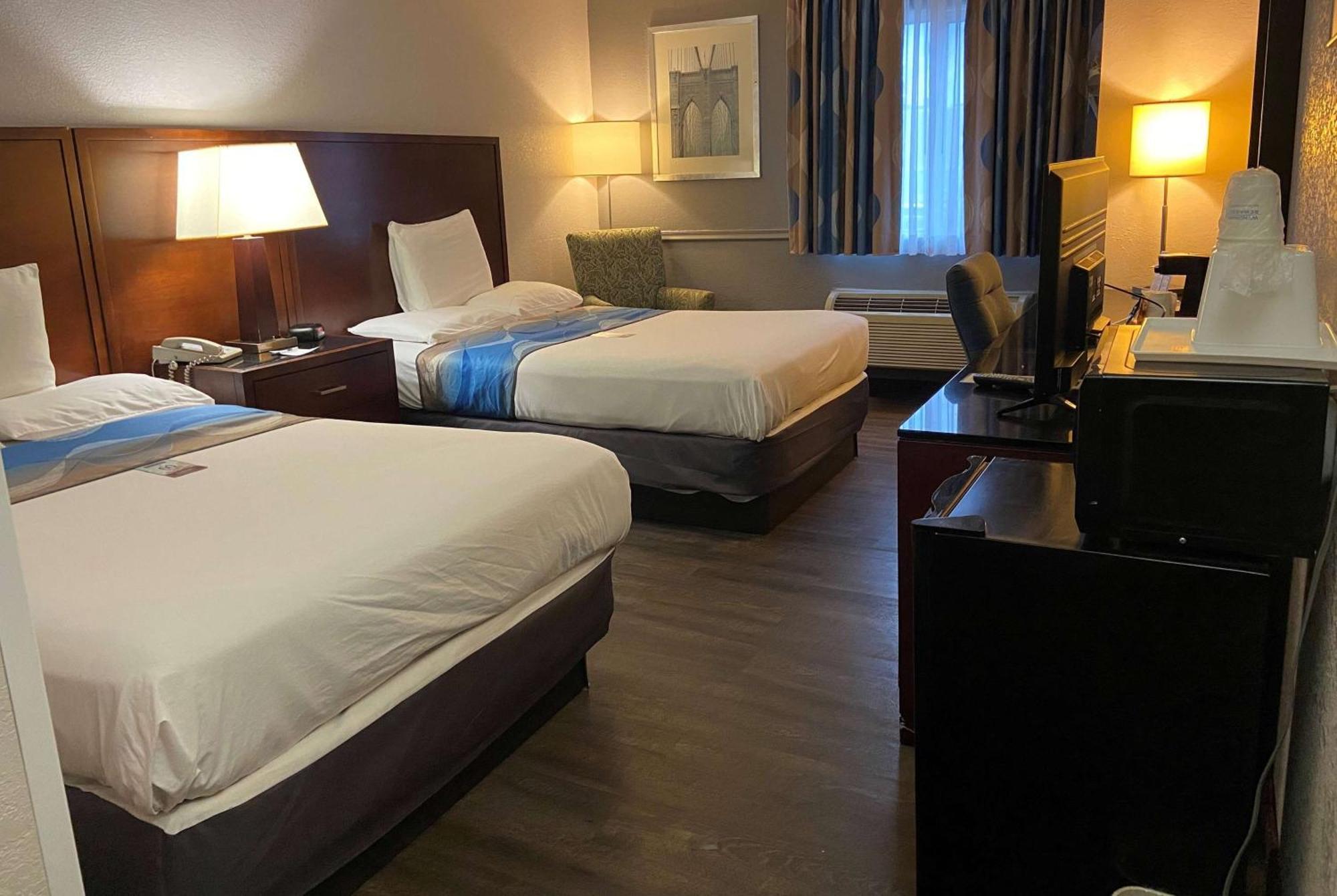 Travelodge & By Wyndham * Albany
