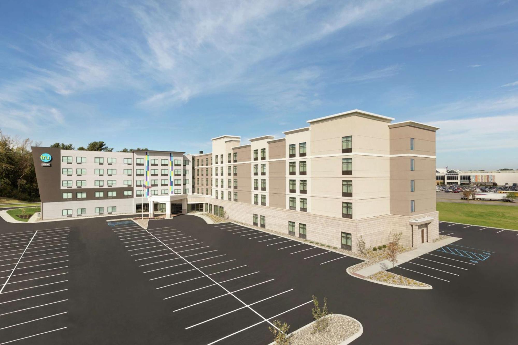Tru By Hilton Crossgates Mall 3*