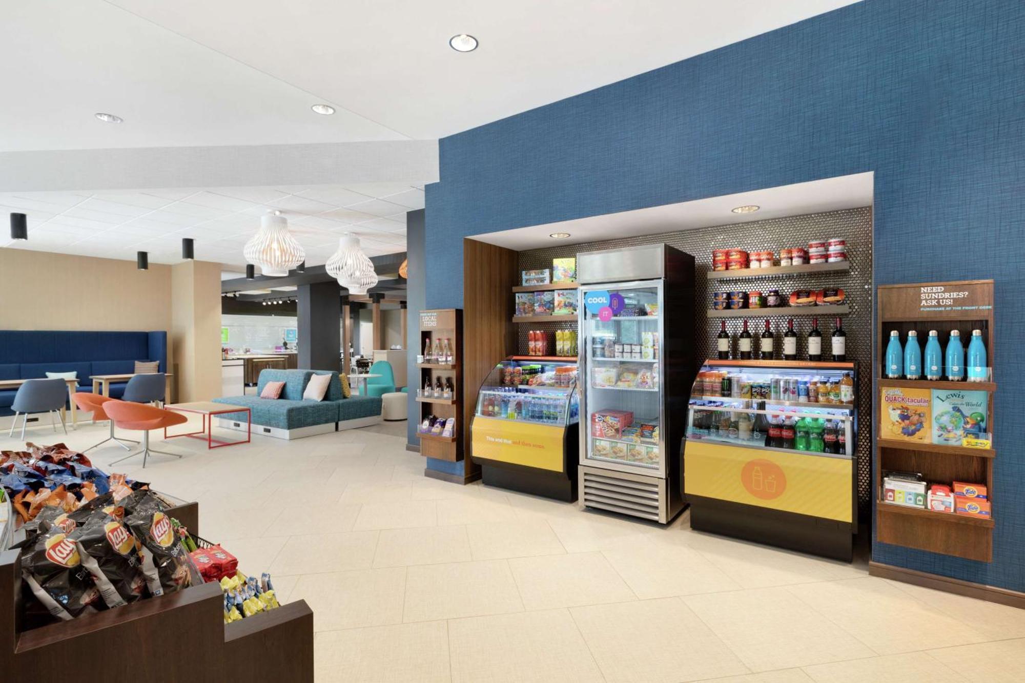 Tru By Hilton Crossgates Mall Hotel 3*