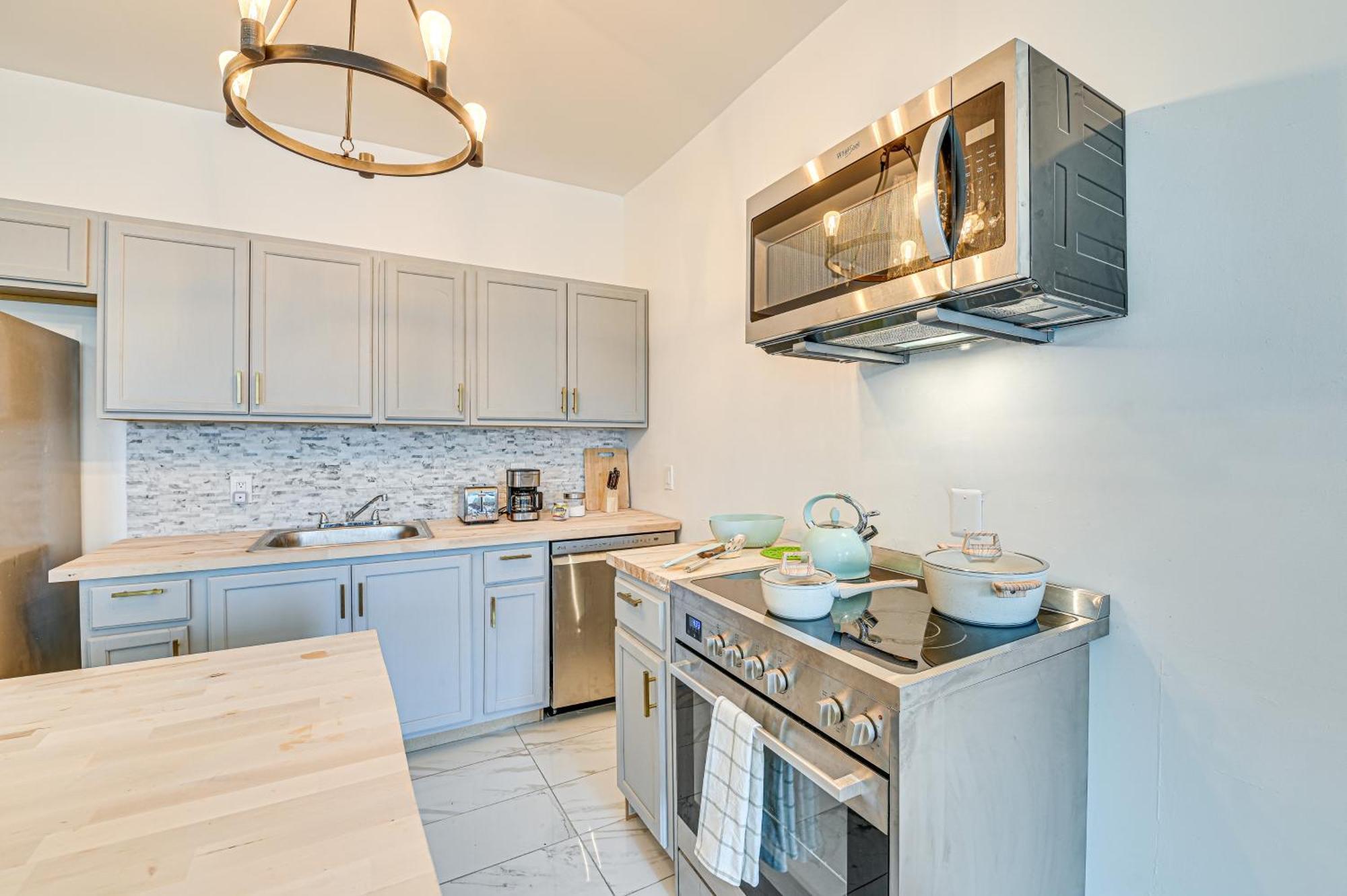 Holiday home Downtown Vacation - Chic And Walkable! *