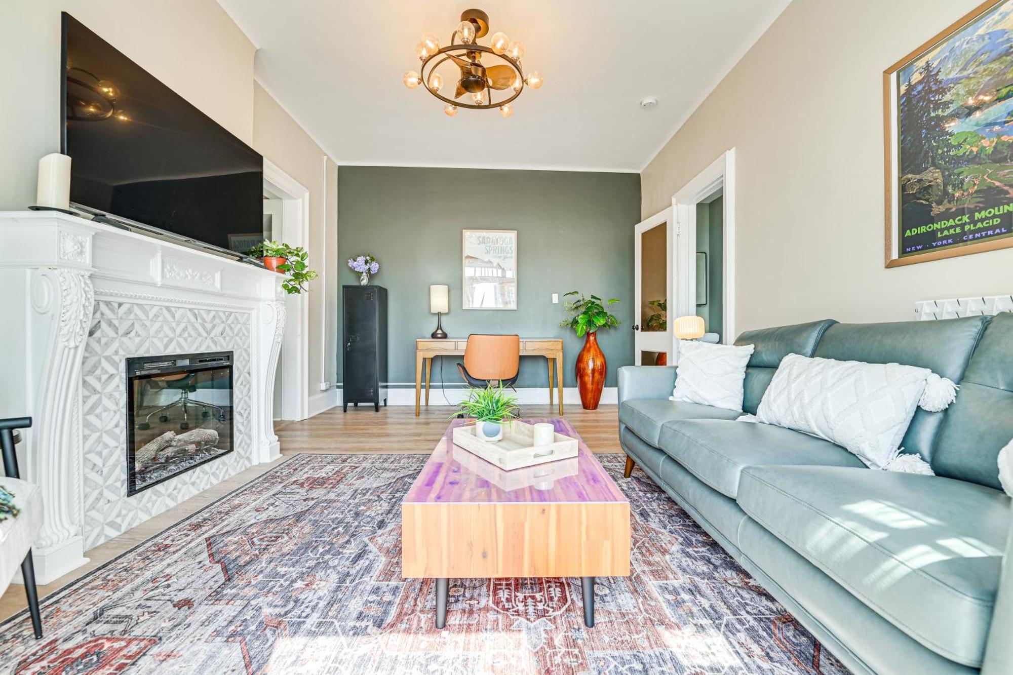 Vacation With State Capitol Views! Apartment *