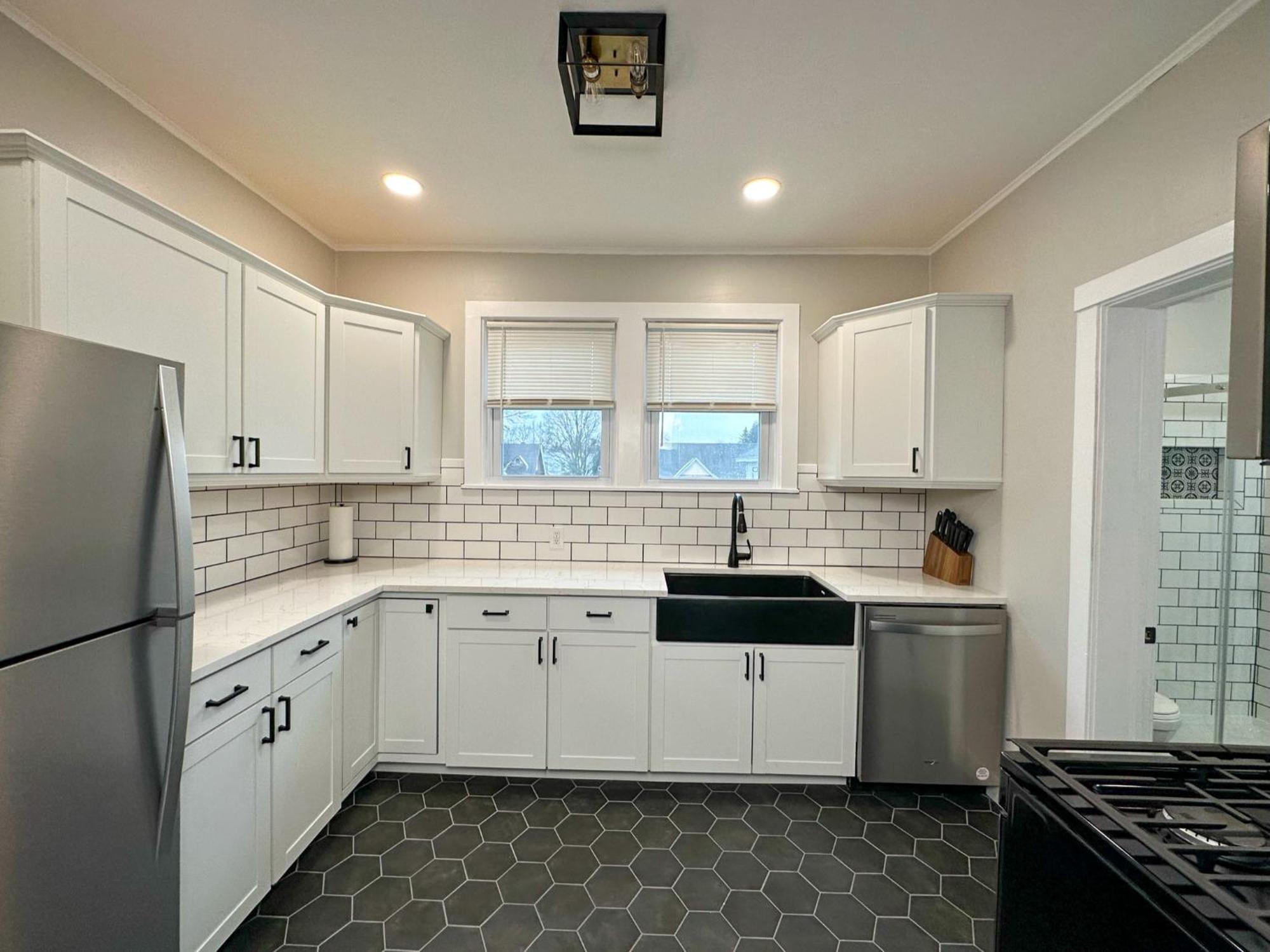 Apartment The Allen House - 3 Bedroom - 2 Full Bath - Private Gorgeous - Sleeps 8