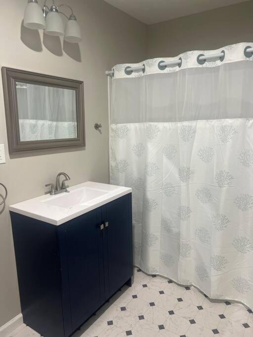 Renovated 3 Bedroom For Professionals Apartment