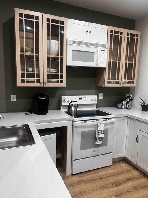 Apartment Renovated 3 Bedroom For Professionals Albany