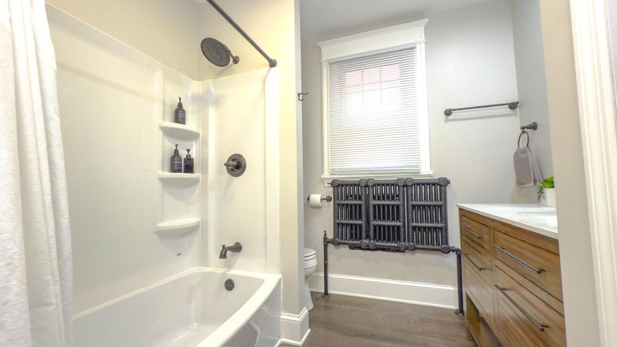 Apartment The Rustic Ny - 3 Bedroom Private Second Floor