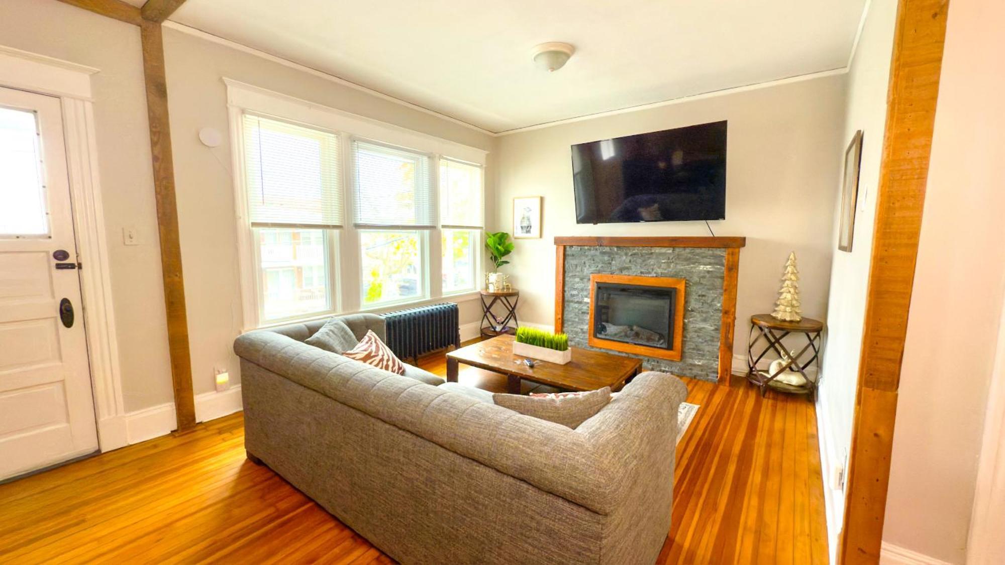 Apartment The Rustic Ny - 3 Bedroom Private Second Floor Albany