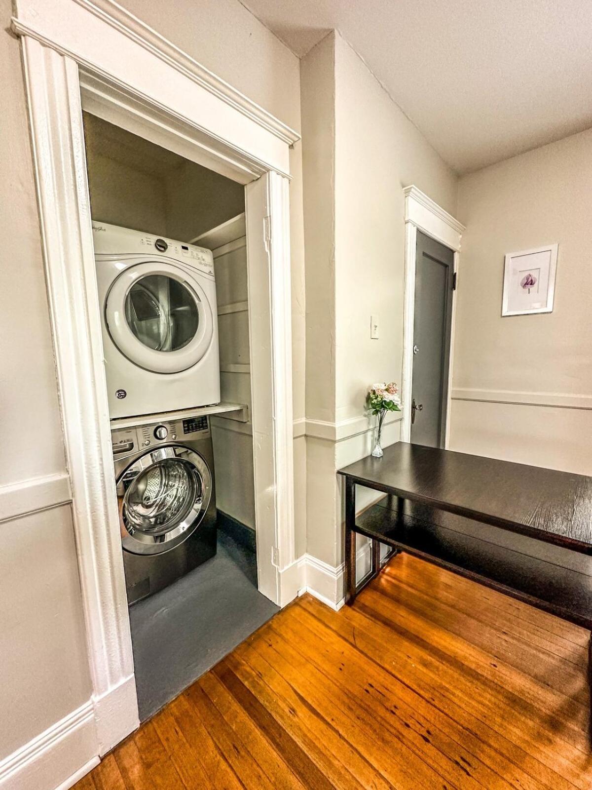 The Red House Ny 4 Bedroom Private Apartment