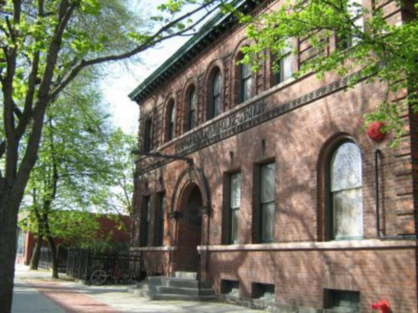 Funky Urban 1 Bedroom W Parking In Center Sq Aparthotel Albany