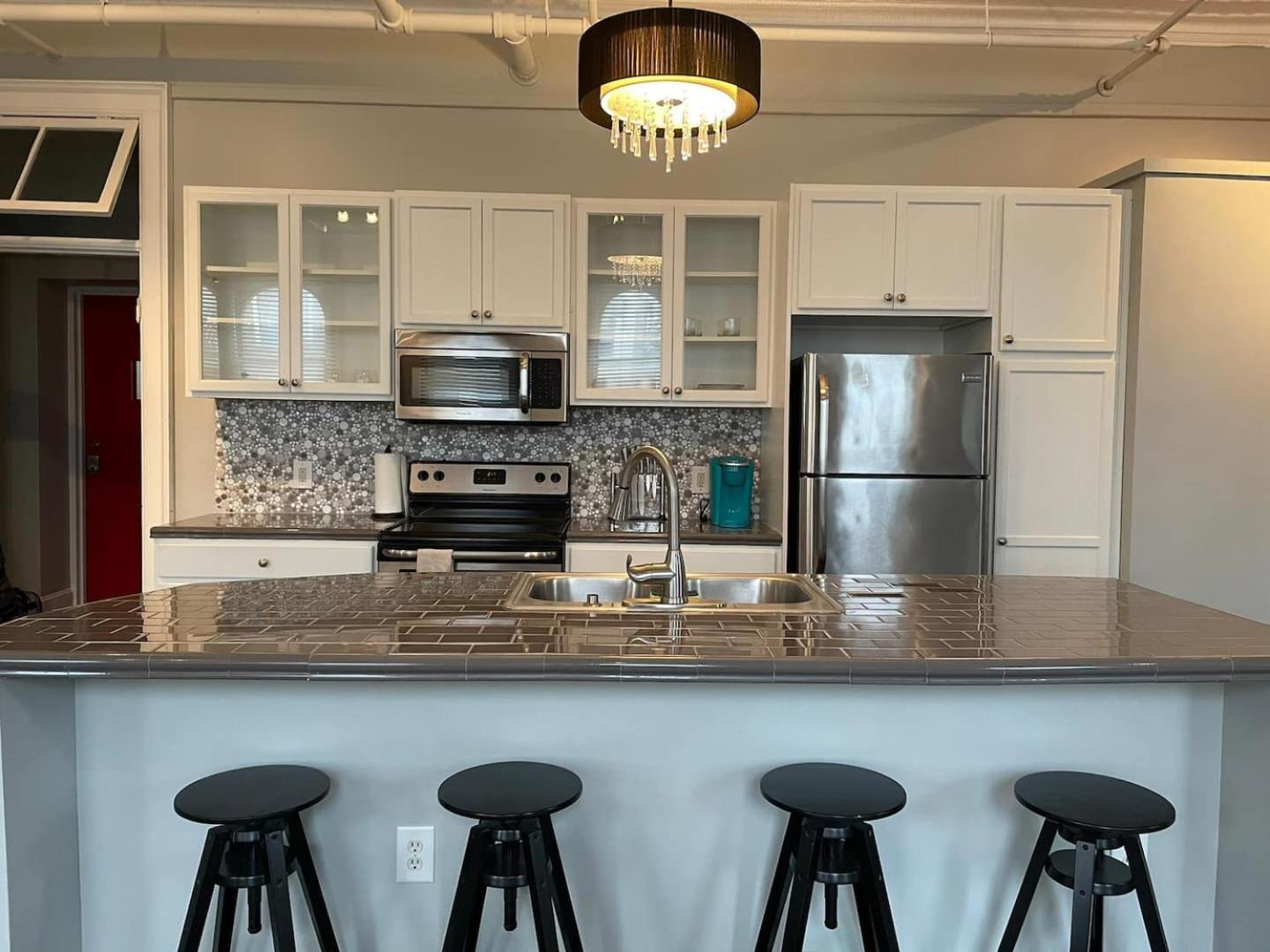 Bright Large 1 Bdr Loft In Center Sq -free Parking Apartment Albany