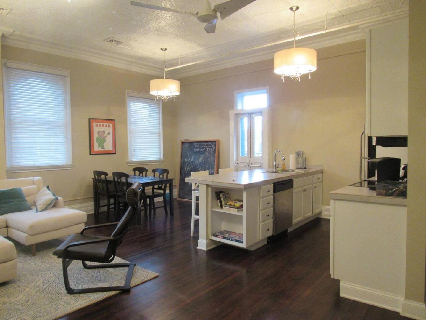 Apartment Center Sq Loft In Converted Precinct W Parking Albany