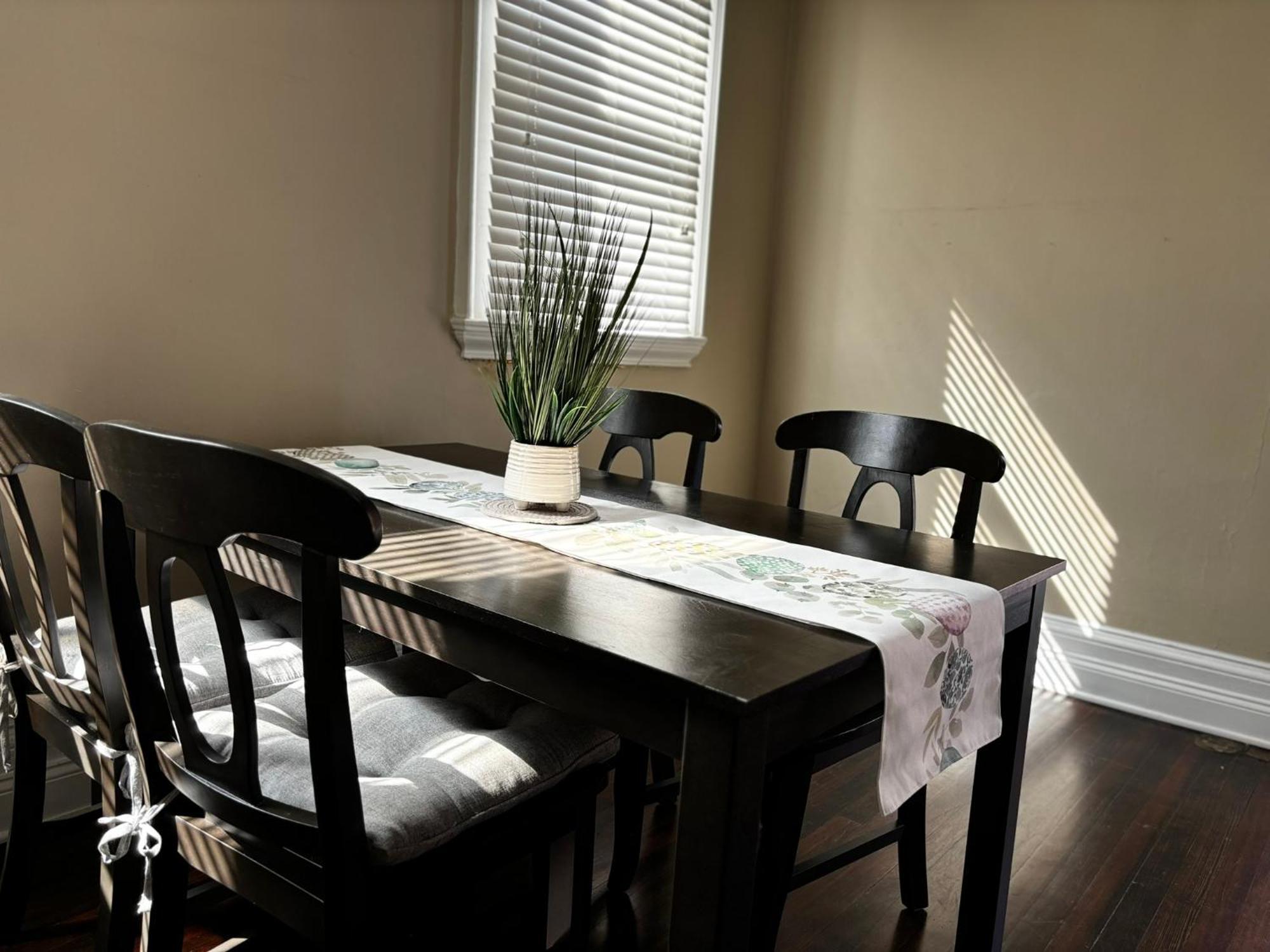 Center Sq Loft In Converted Precinct W Parking