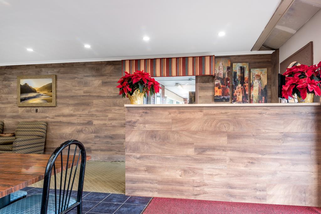 Red Carpet Inn & Suites Albany Airport 2* Albany