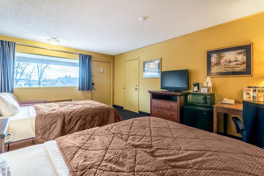 Red Carpet Inn & Suites Albany Airport Motel 2*