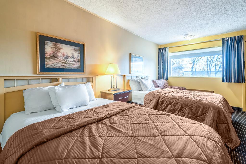Red Carpet Inn & Suites Albany Airport Motel 2*