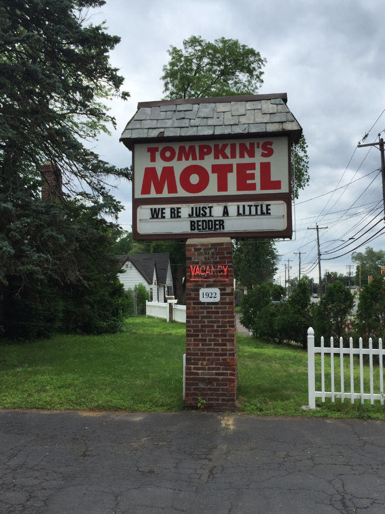 Hotel Tompkin's