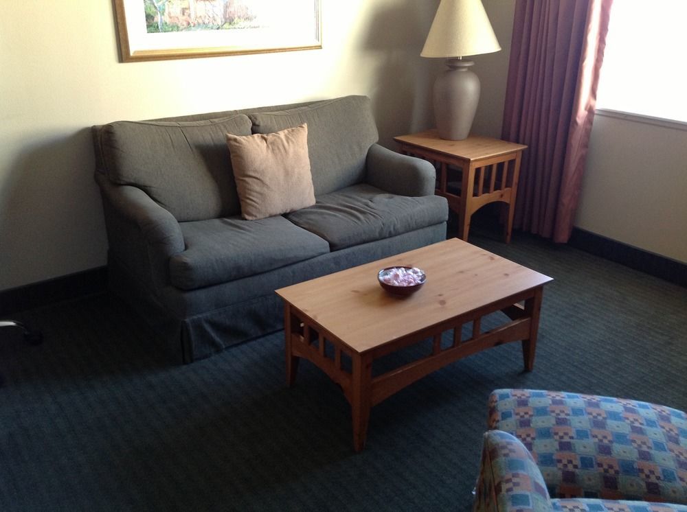 Cresthill Suny 3* Albany