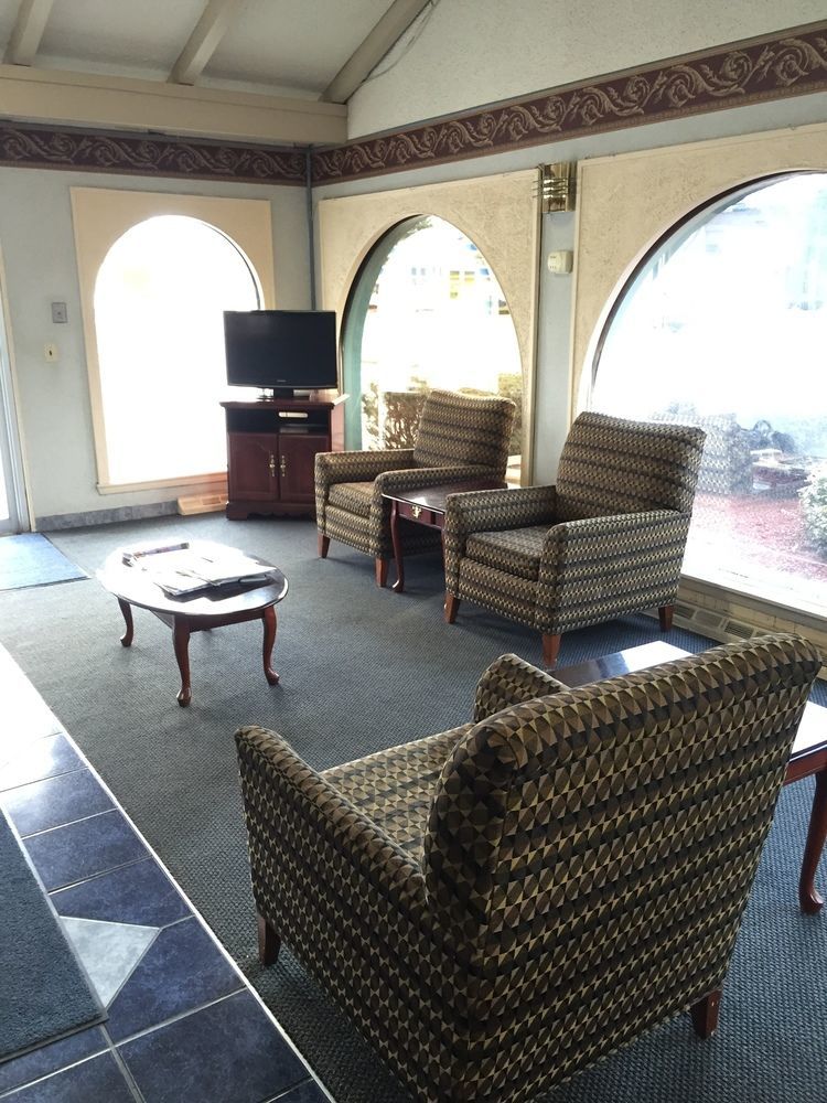 Motel Red Carpet Inn & Suites Albany Airport 2*