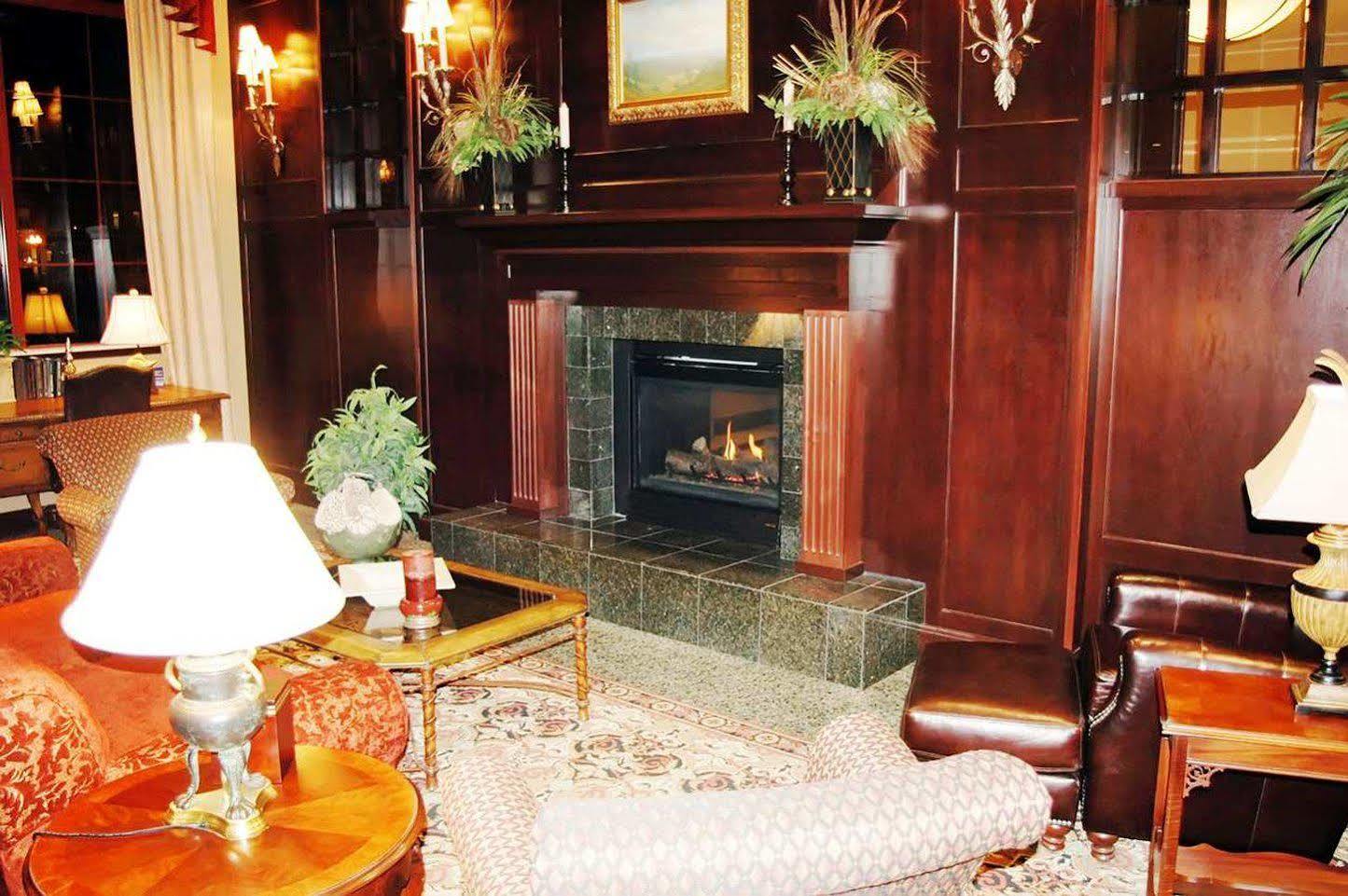 Hotel Hampton & Albany-downtown 3*