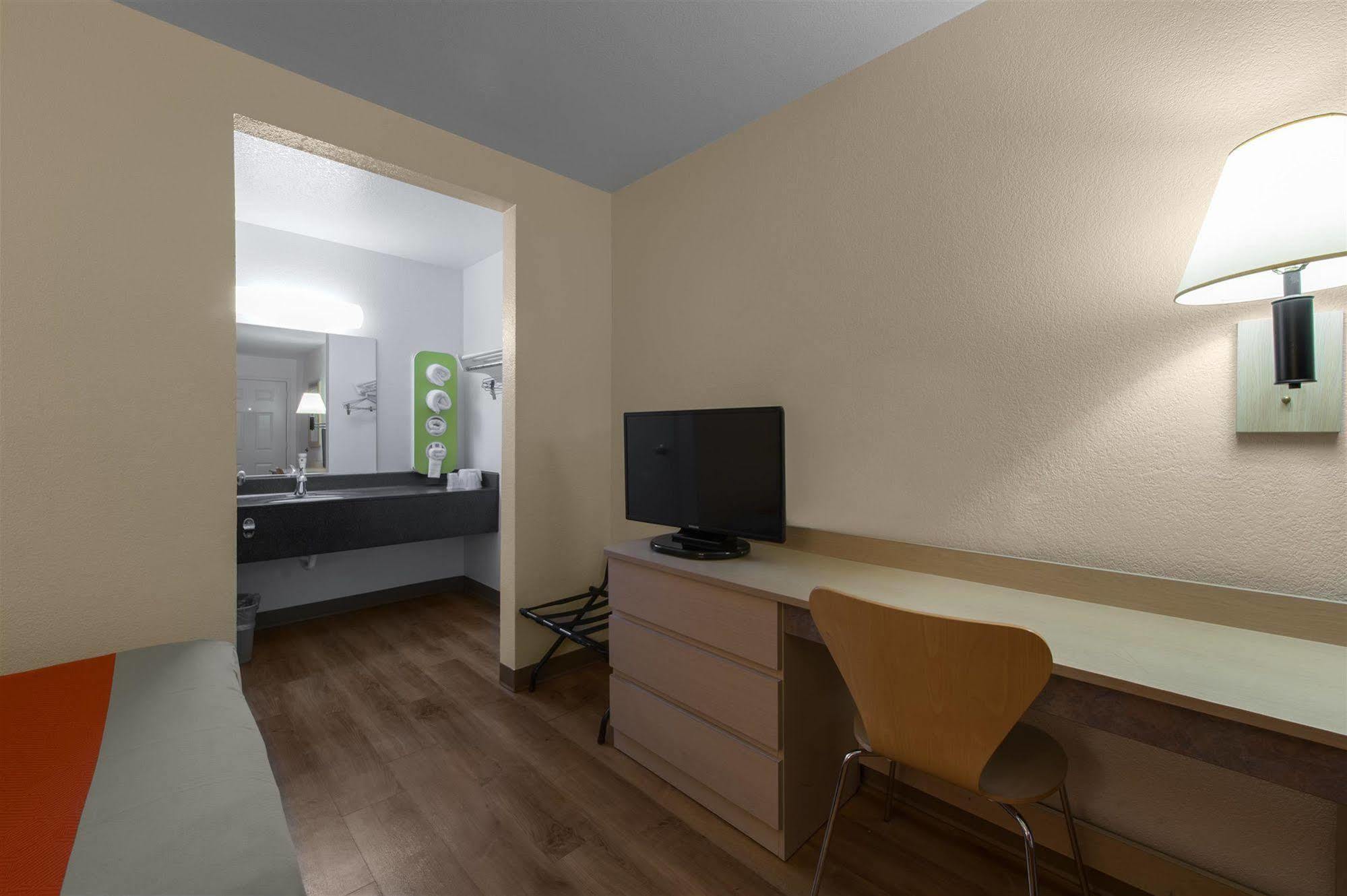 Hotel 6-albany, Ny 2*