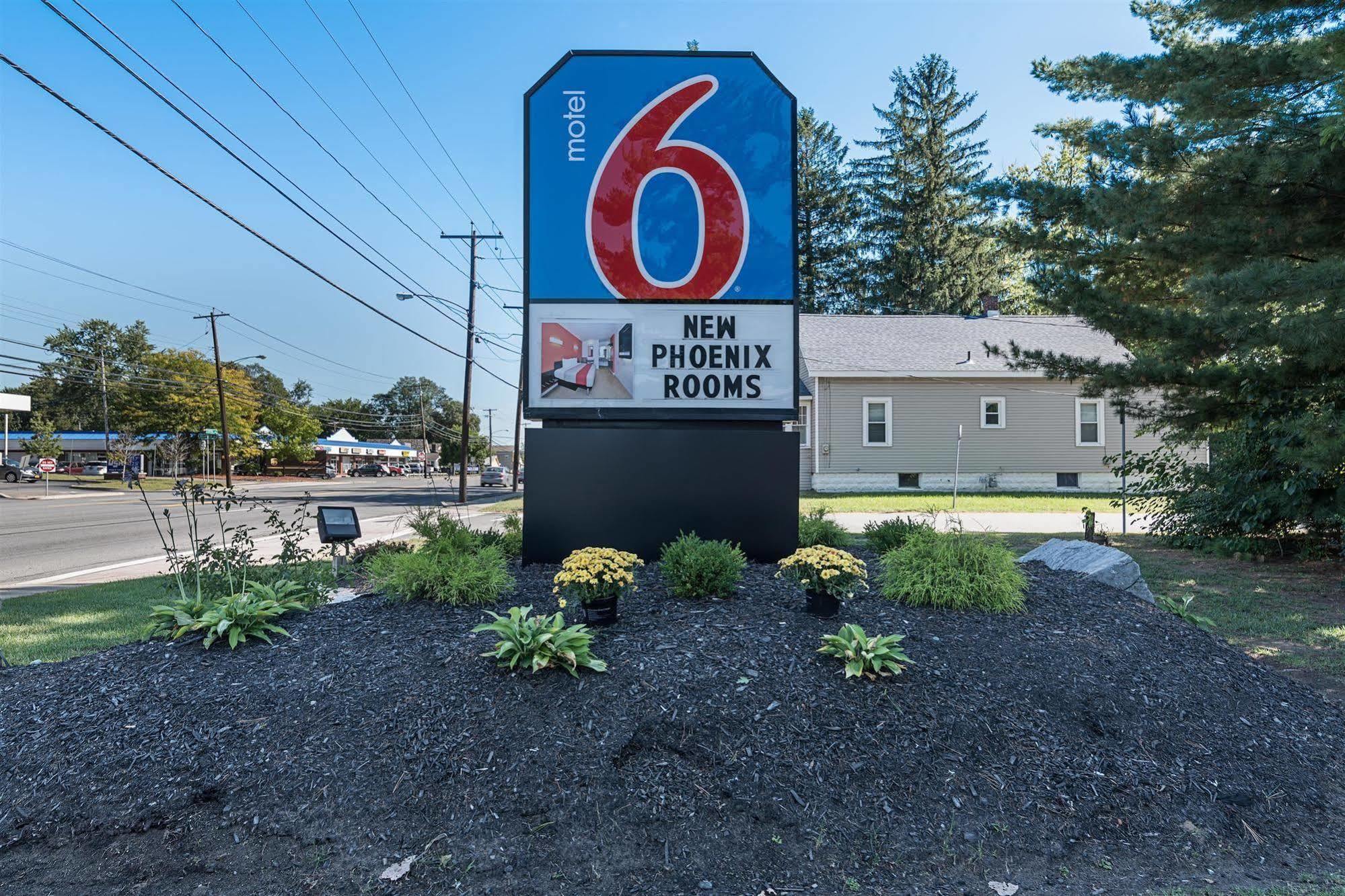 Hotel 6 - Albany, Ny - Airport 2*