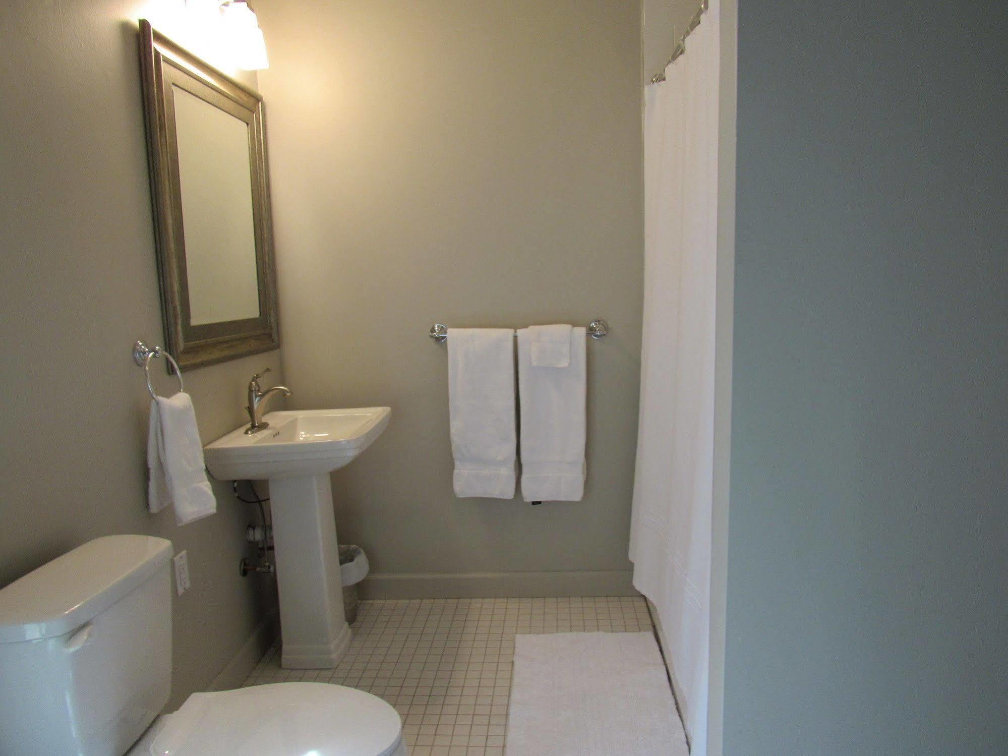Inn Washington Park 2*