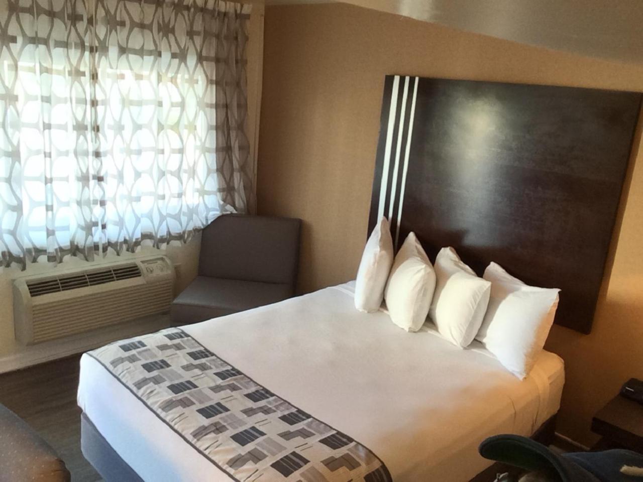 Super 8 By Wyndham 2* Albany