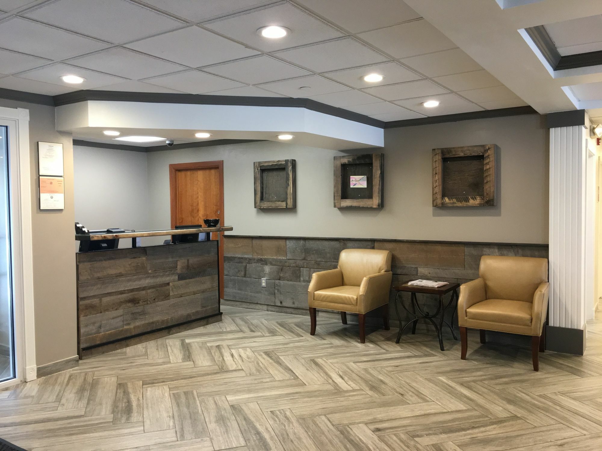 Cresthill Suny Hotel 3*