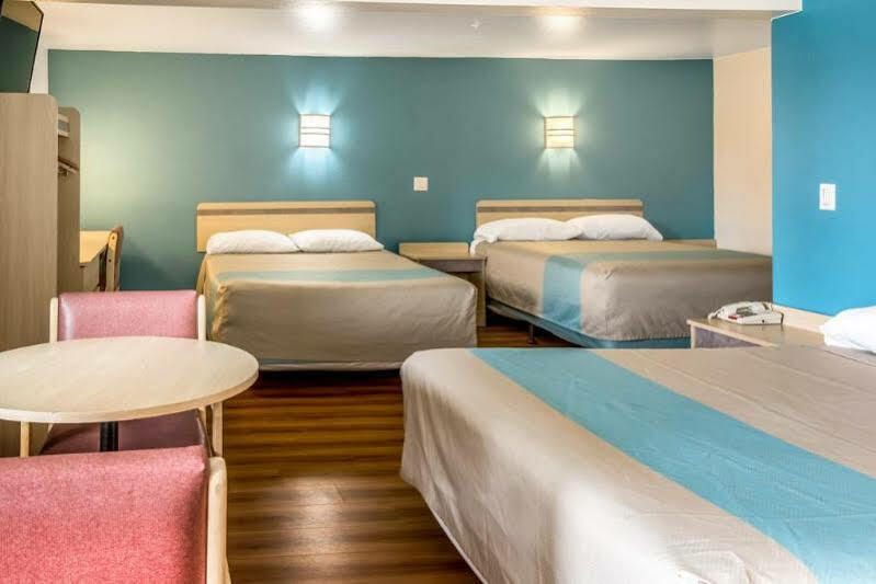 6-albany, Ny Hotel
