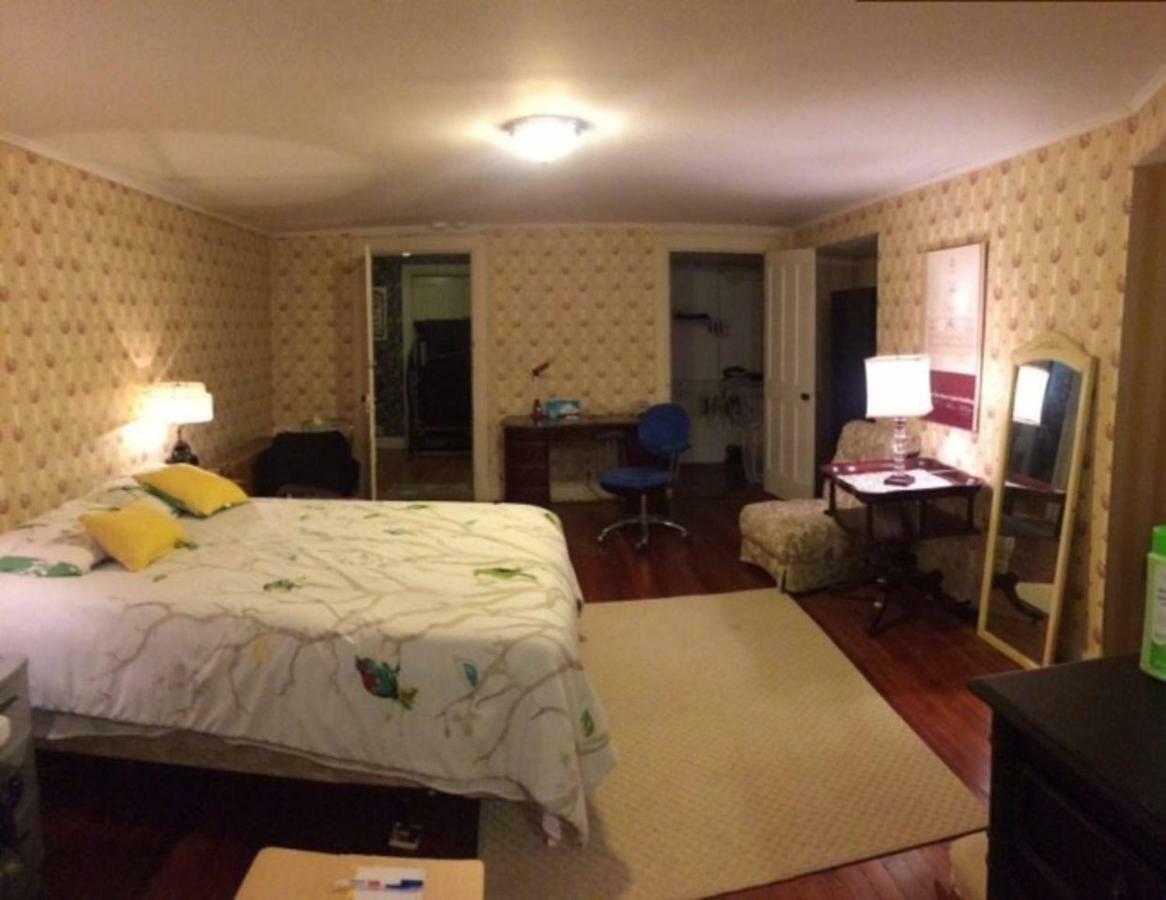 Apartment 7 Madison Place Studio