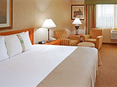 Red Lion Hotel 3*