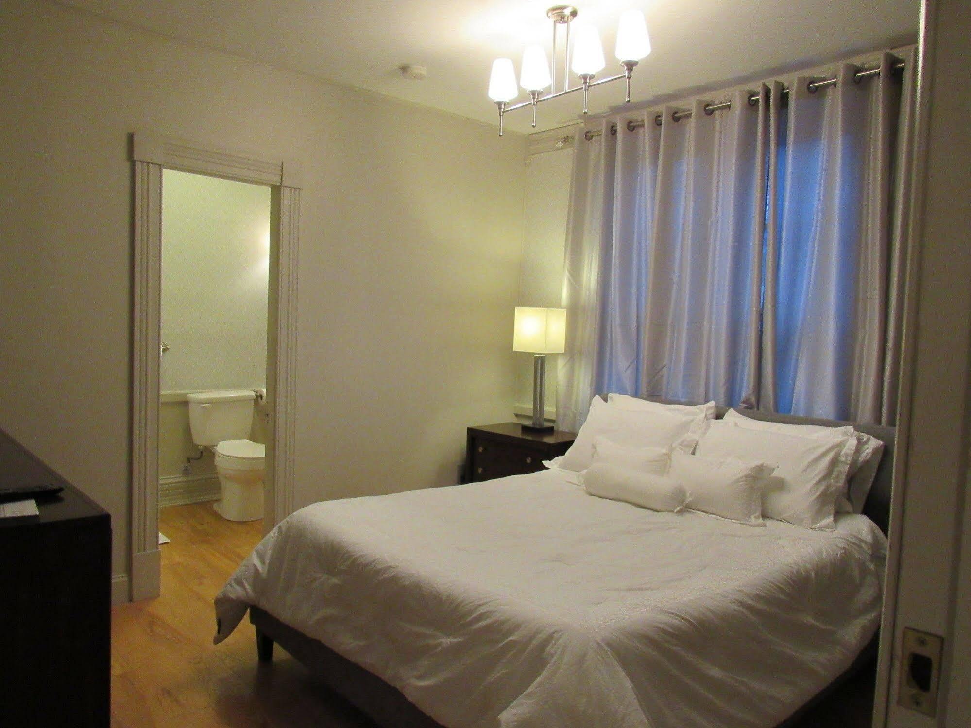 Inn Washington Park 2*