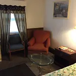 Tompkin\'S Motel