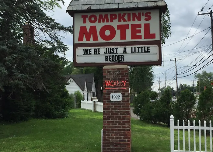 Tompkin\'S Motel