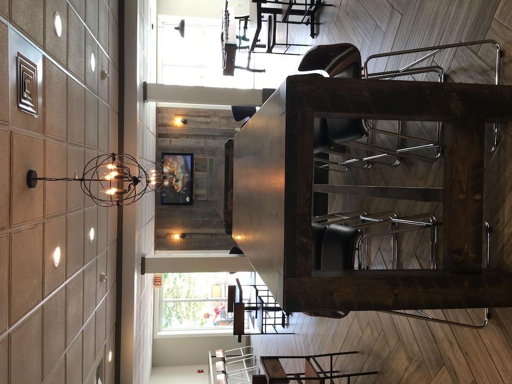 Hotel Cresthill Suny 3*