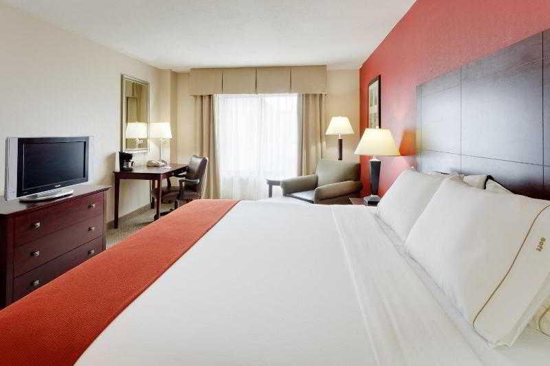Hotel Country & By Radisson, Downtown New York Albany
